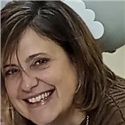 diplomata liceo classico e laureata in scienze geologiche impartisce lezioni a studenti di scuola elementare e media